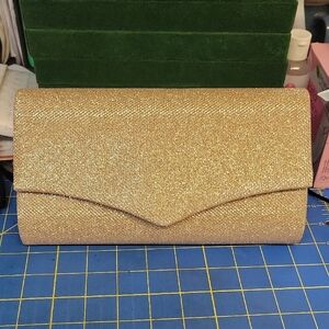 Elegant Gold Clutch Bag 10x5x2